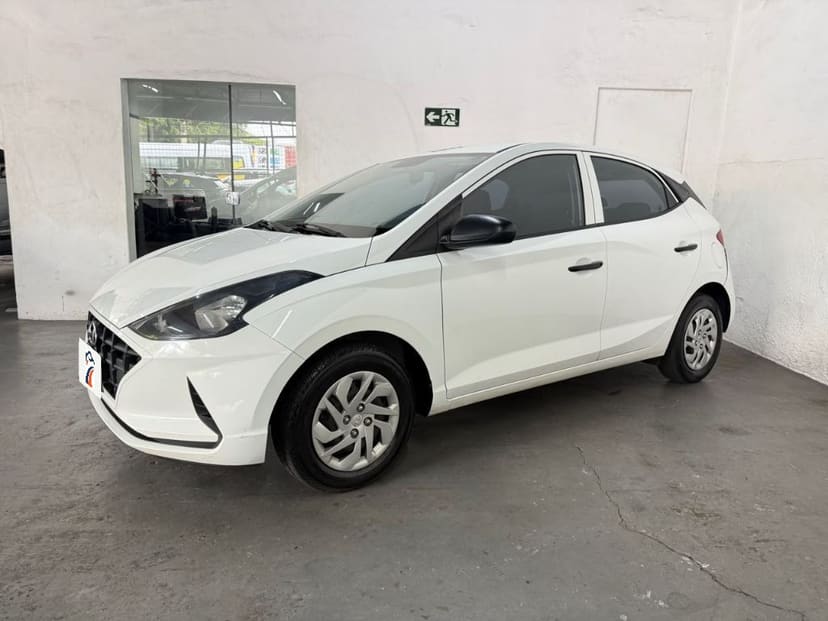 Hyundai HB20 2020/2021, lateral, de frente em ângulo